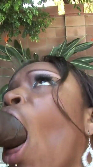 Hot big ass ebony fucked from two BBC dudes outdoor