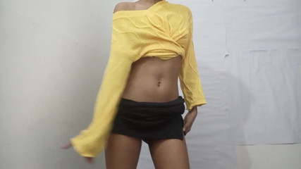 The lonely girl fingered herself alone at home and got wet