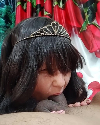 Juicy Dick Slutty Girl Is Ready to Play with No Shame