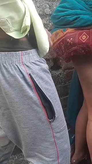 Huge Ass Indian Bhabhi Strips Saree Choli and Fucks with Devar