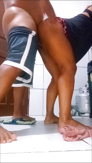 MILF Making Breakfast and Sexing for Me, I Couldn't Stand It and Put My Cock in Her Pussy