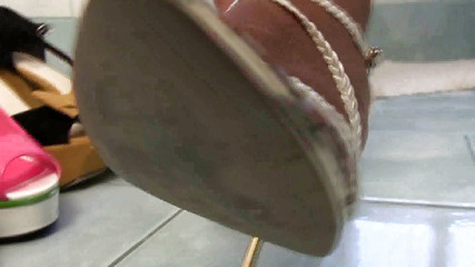 Solo shoes play with ebony slut in bathroom