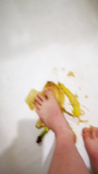 I like banana between the legs