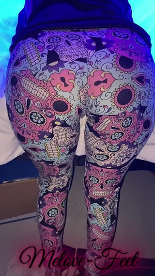 Compilation of Melove's Delicious Butt in Tight Pants