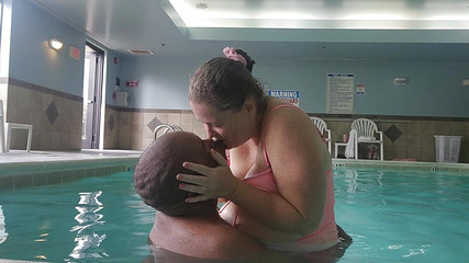 Wet-humping in the Pool