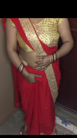 Lond's Thirsty Stepsister-in-law Is Putting a Finger in Her.