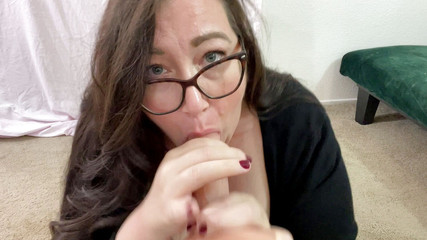 Milf Jayne blows the panty sniffer