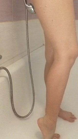 Sexy Wife Shaves Her Pussy Hair.